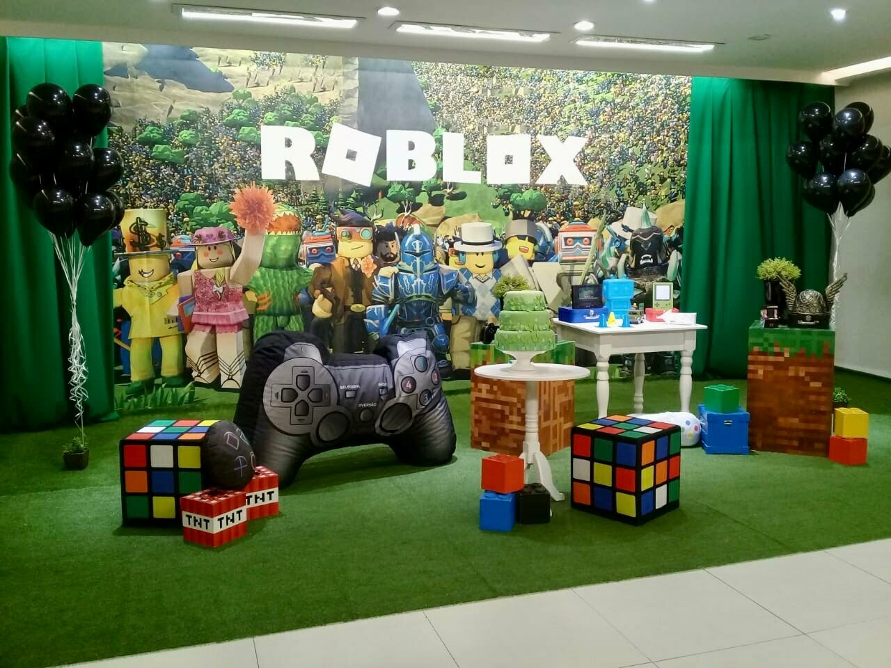 Aluguel decoração festa Roblox para o Rj